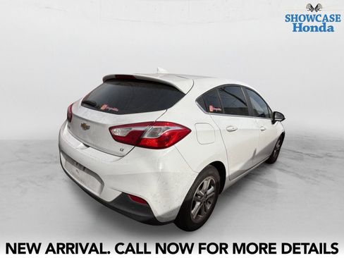 Used 2017 Chevrolet Cruze LT w/ Convenience Package image 5