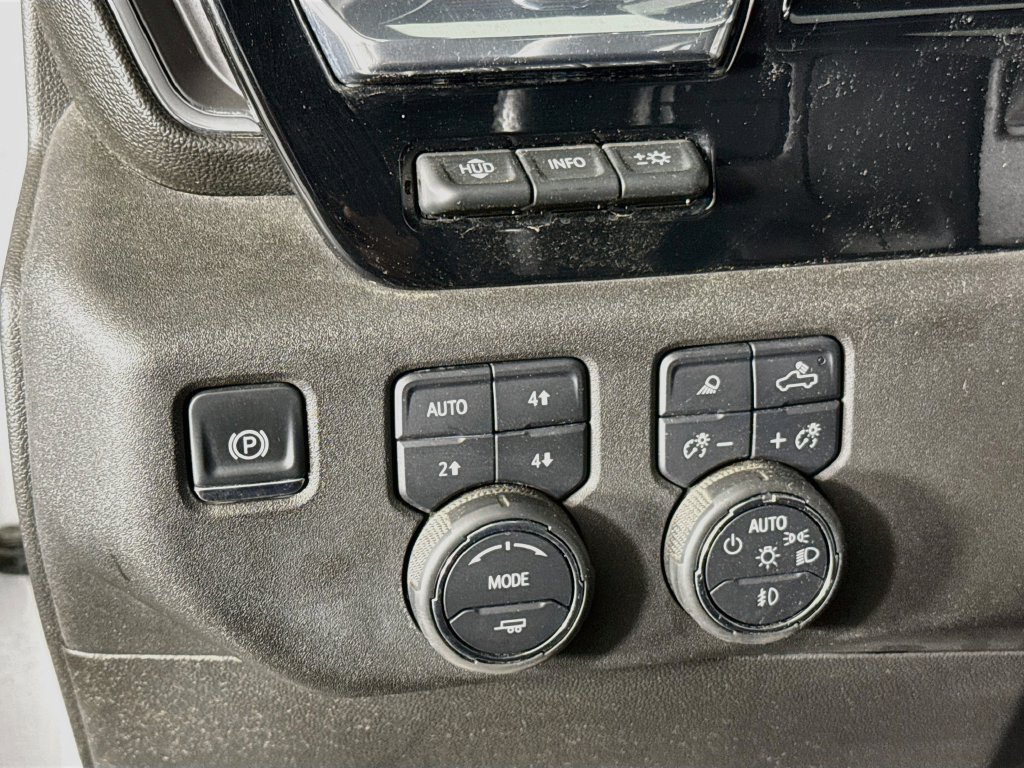Used 2025 Chevrolet Silverado 3500 High Country w/ Technology Package AWD/4WD image 10