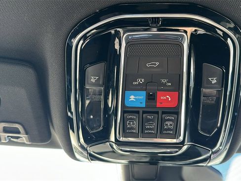 Used 2024 Jeep Grand Cherokee Overland w/ Adv Protech Group III image 26