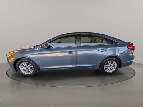 Used 2017 Hyundai Sonata SE FWD image 2