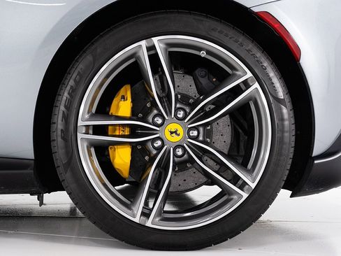 Used 2022 Ferrari Roma image 25