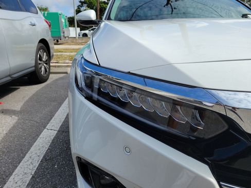 Used 2021 Honda Accord Touring image 7