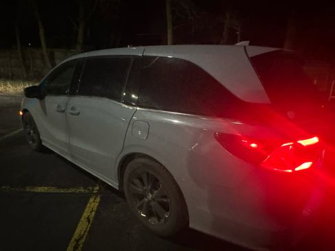 Used 2023 Honda Odyssey Sport image 19