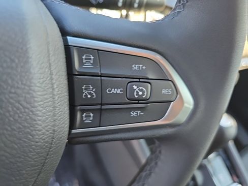 New 2026 Jeep Compass Limited image 25