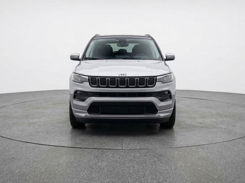 Used 2025 Jeep Compass Limited AWD/4WD image 2