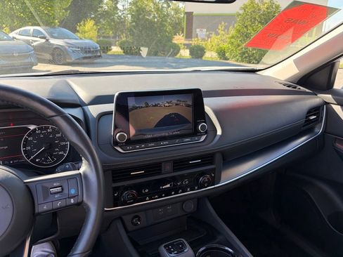 Used 2024 Nissan Rogue SV w/ SV Premium Package AWD/4WD image 21