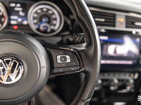 Used 2017 Volkswagen Golf R 4-Door AWD/4WD image 17