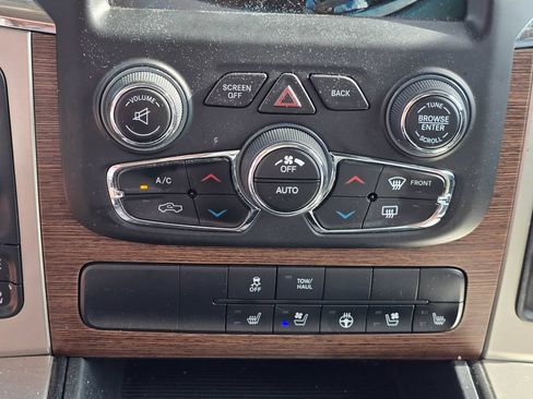 Used 2015 RAM 1500 Laramie w/ Convenience Group AWD/4WD image 18
