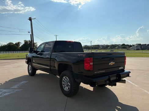 Used 2015 Chevrolet Silverado 2500 High Country w/ Duramax Plus Package AWD/4WD image 6