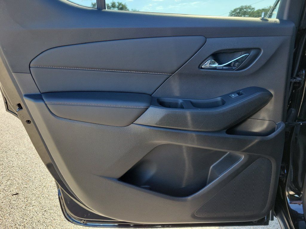 Used 2019 Chevrolet Traverse RS AWD/4WD image 11