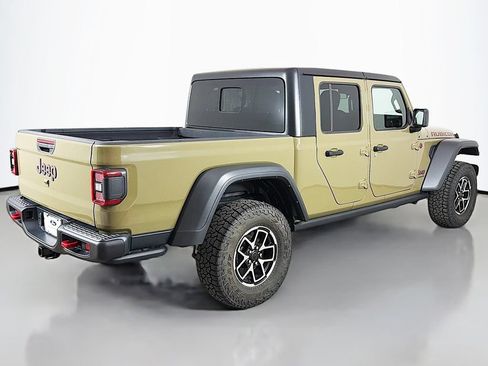 Used 2025 Jeep Gladiator Rubicon w/ Convenience Group AWD/4WD image 11