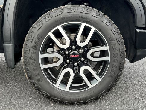 Used 2024 GMC Sierra 1500 AT4 w/ AT4 Preferred Package image 16