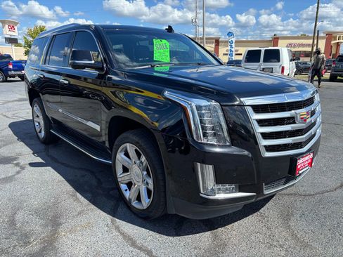 Used 2019 Cadillac Escalade Luxury image 15