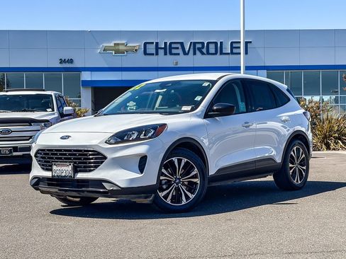 Used 2022 Ford Escape SE w/ SE Sport Appearance Package FWD image 1