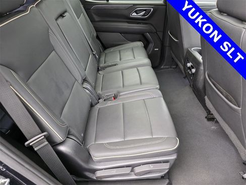 Used 2023 GMC Yukon SLT w/ SLT Premium Package image 27