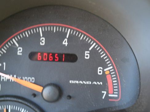 Used 2002 Pontiac Grand Am SE image 32