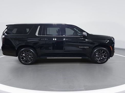 Used 2025 Chevrolet Suburban Premier AWD/4WD image 2