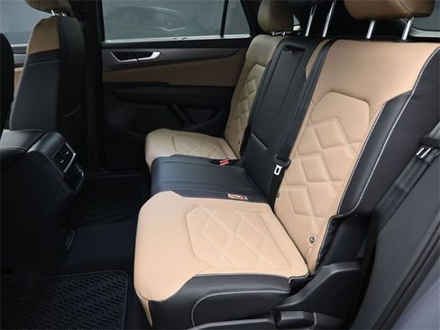 New 2026 Volkswagen Atlas Cross Sport SE image 12