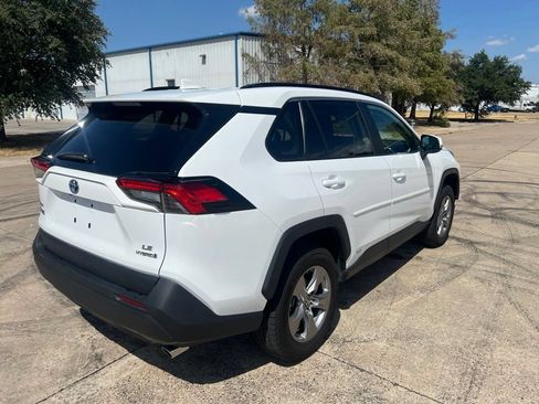 Used 2024 Toyota RAV4 LE AWD/4WD image 29