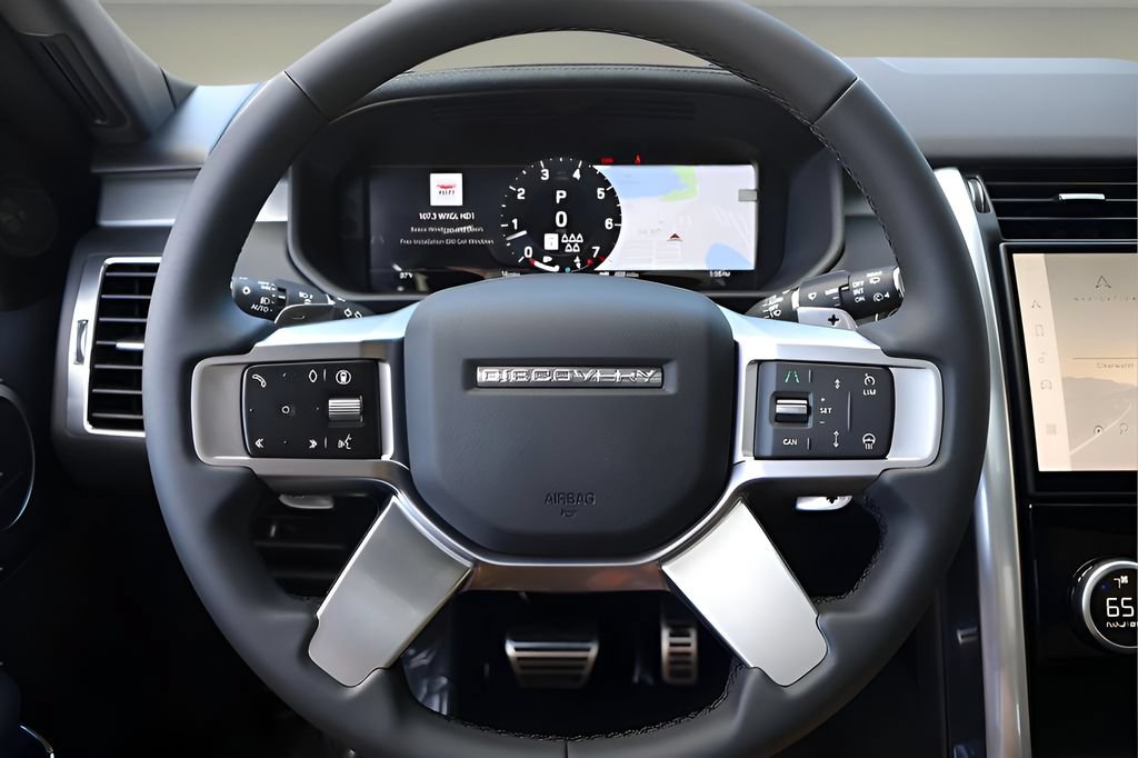 Used 2026 Land Rover Discovery Limited Edition AWD/4WD image 18