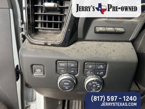 Used 2024 GMC Sierra 2500 AT4X image 13