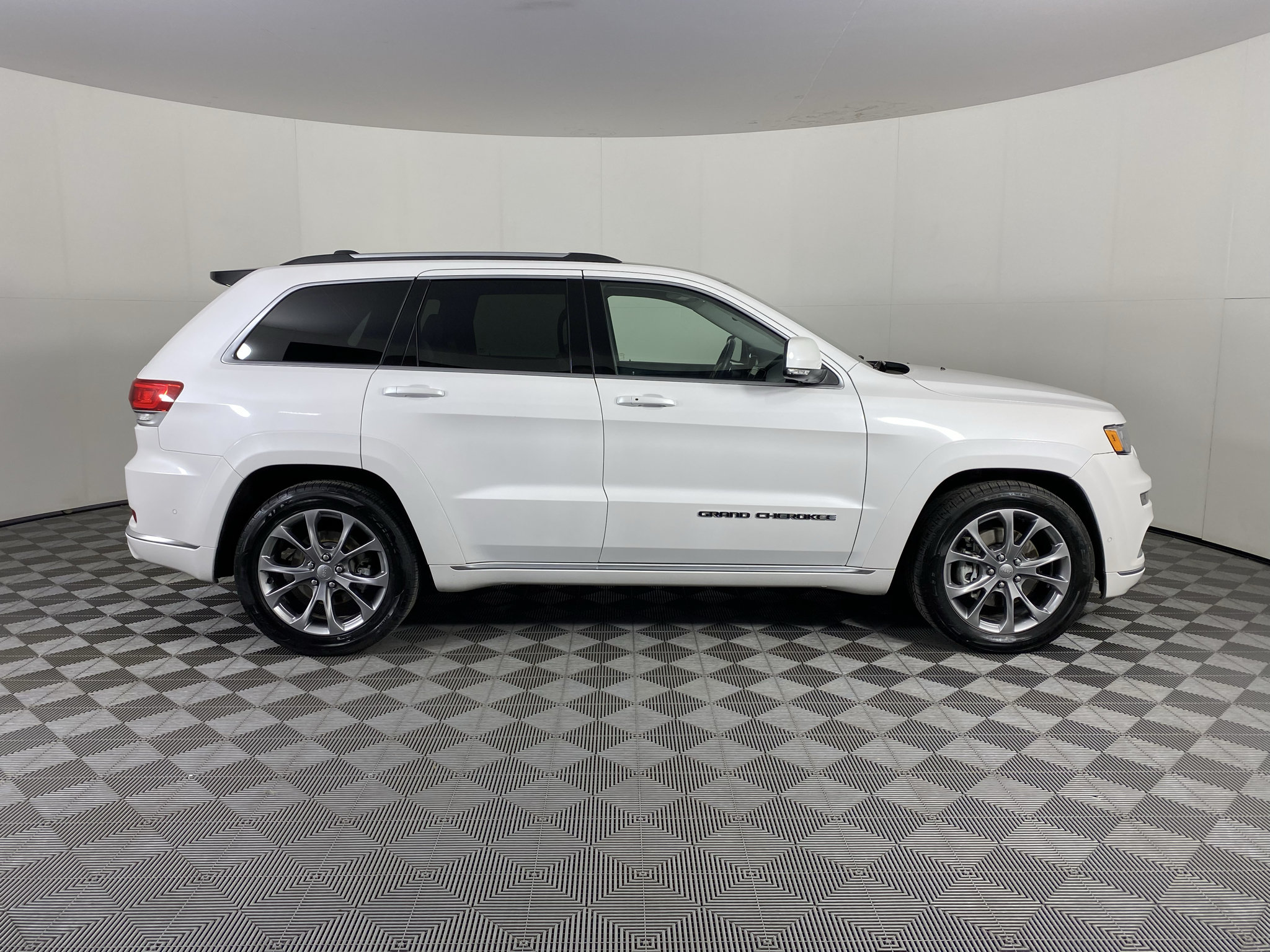 Used 2021 Jeep Grand Cherokee Summit AWD/4WD image 12