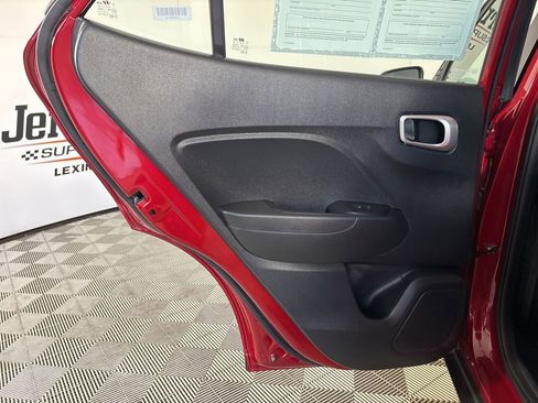 Used 2025 Hyundai Venue SEL FWD image 20