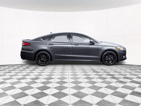 Used 2019 Ford Fusion SE w/ Equipment Group 151A FWD image 13