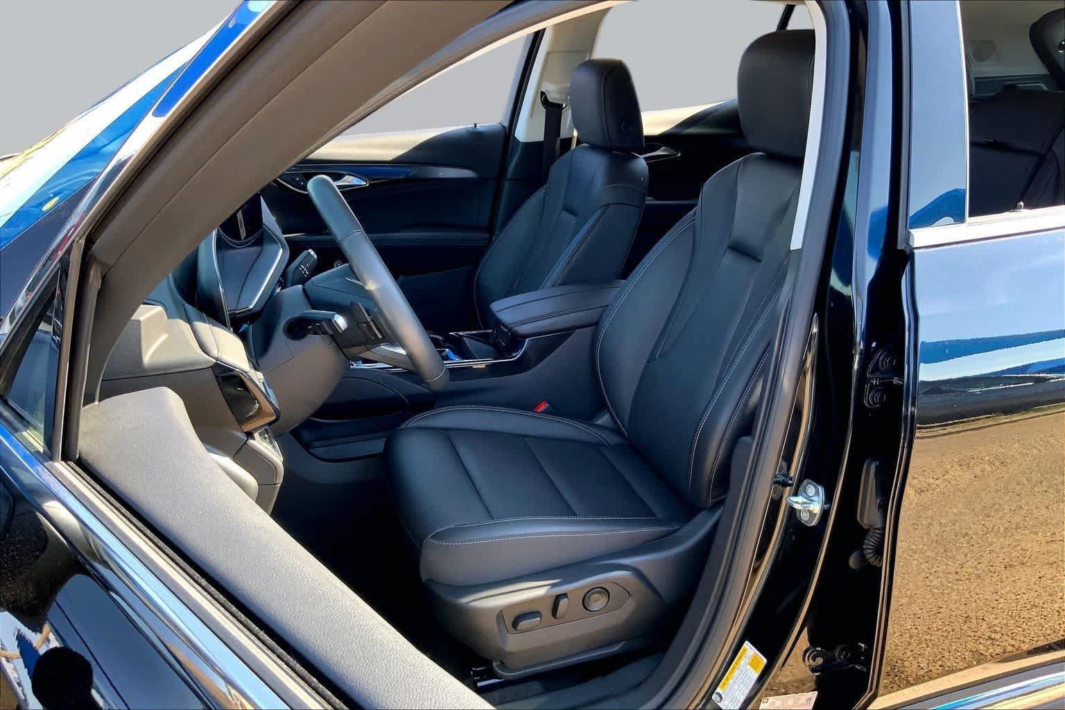 Certified 2025 Buick Envision Preferred AWD/4WD image 8