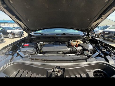 Used 2021 Chevrolet Suburban Premier AWD/4WD image 31