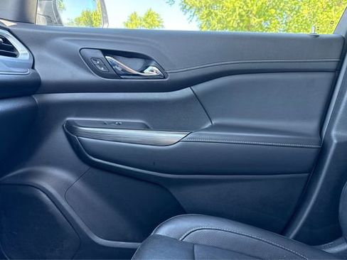 Used 2020 GMC Acadia SLT w/ Premium Package FWD image 20