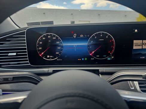 New 2026 Mercedes-Benz GLS 450 4MATIC image 15