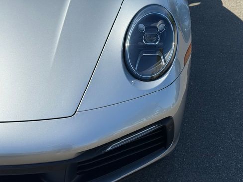 Used 2024 Porsche 911 Carrera RWD image 11