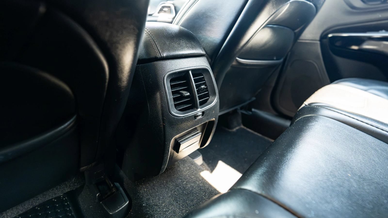 Used 2019 Jeep Cherokee Latitude Plus AWD/4WD image 26