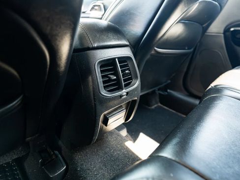 Used 2019 Jeep Cherokee Latitude Plus AWD/4WD image 26