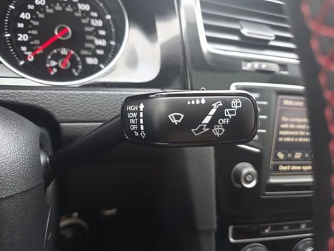 Used 2017 Volkswagen GTI SE image 13