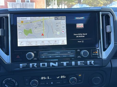 Certified 2025 Nissan Frontier SL image 18