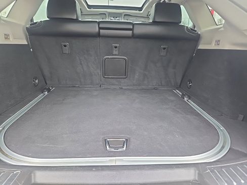 Used 2011 Cadillac SRX Luxury image 33