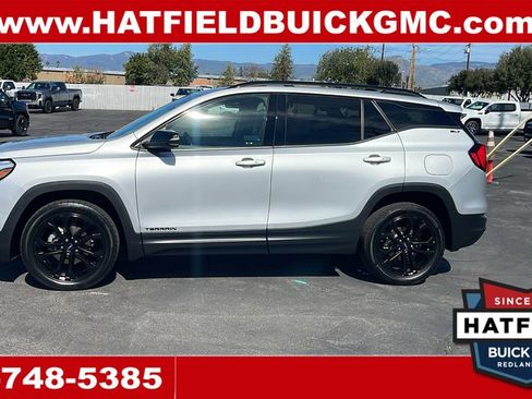 Used 2021 GMC Terrain SLT w/ Elevation Edition image 2