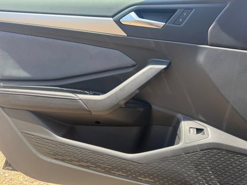 New 2026 Volkswagen Jetta SE FWD image 11