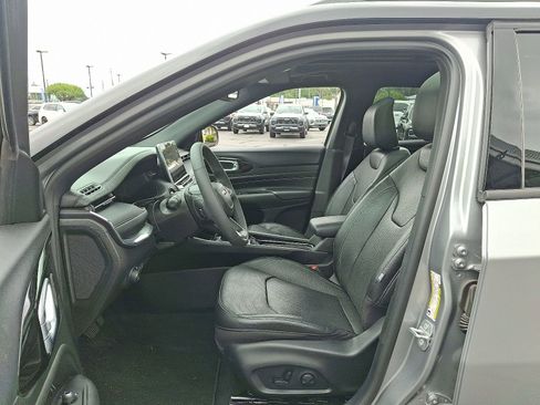 Used 2023 Jeep Compass High Altitude image 13