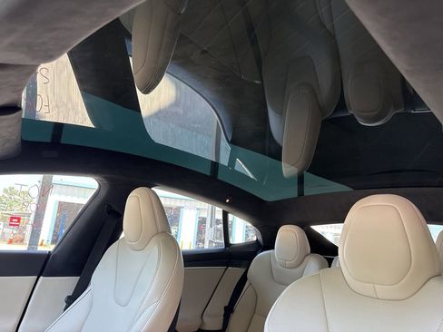 Used 2023 Tesla Model S Plaid AWD/4WD image 7