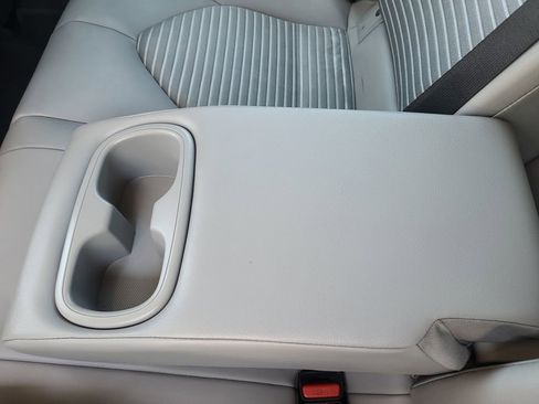 Used 2021 Toyota Camry SE FWD image 30