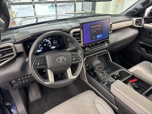 Used 2025 Toyota Tundra Limited image 19