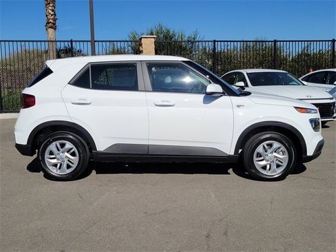 New 2026 Hyundai Venue SE image 22