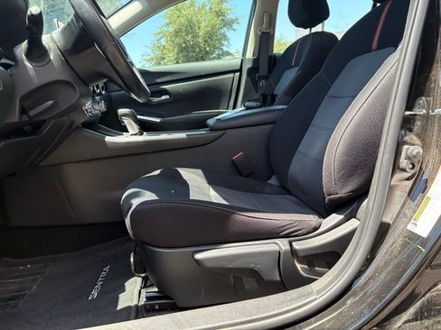 Used 2023 Nissan Sentra SR w/ Midnight Edition Package FWD image 9