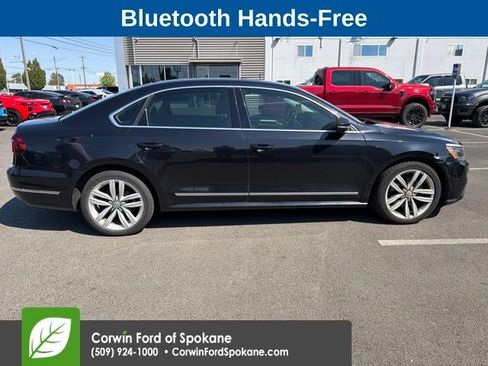 Used 2017 Volkswagen Passat 1.8T SE FWD image 4