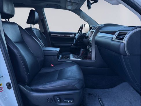 Used 2014 Lexus GX 460 w/ Premium Package image 19