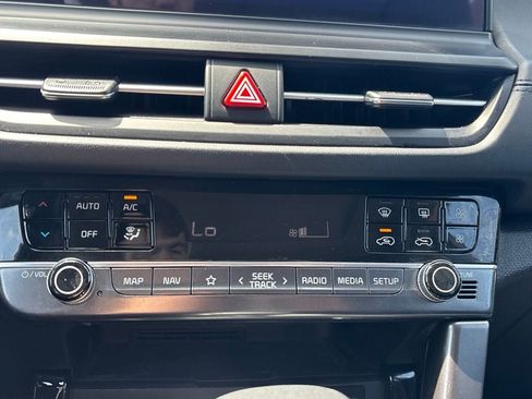 Used 2024 Kia Seltos SX w/ SX Sunroof Package AWD/4WD image 23