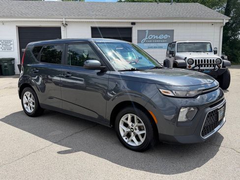 Used 2021 Kia Soul S FWD image 4